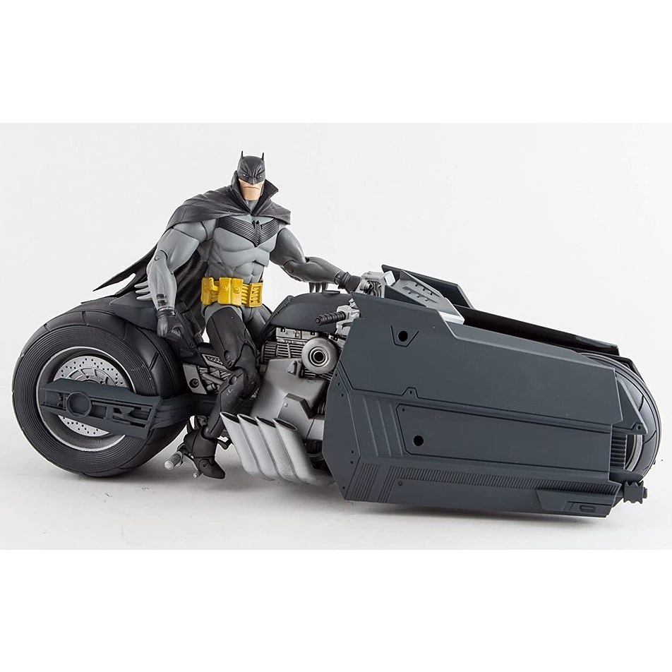 MCFARLANE TOYS DC MULTIVERSE BATMAN CURSE OF THE WHITE KNIGHT BATCYCLE