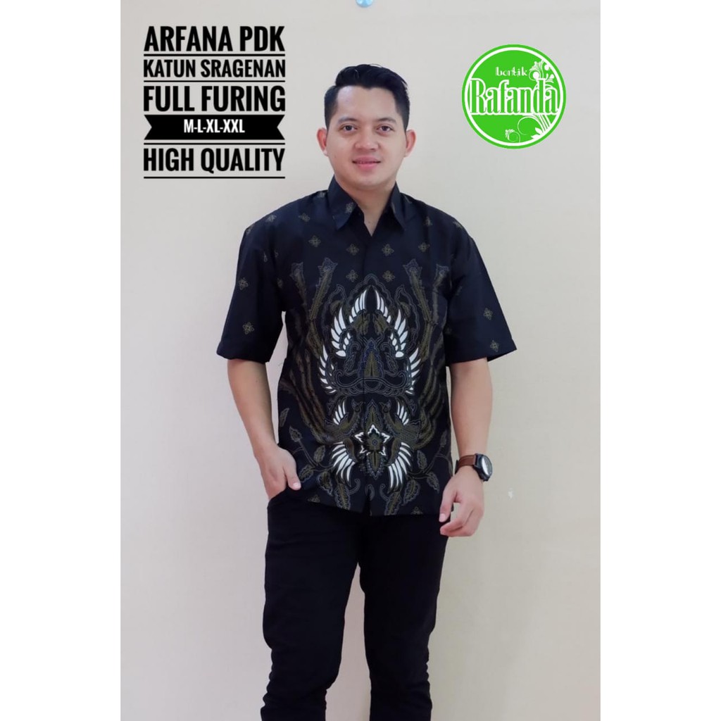 ARFANA RAFANDA BATIKSOLOAMANAH KEMEJA BAJU BATIK PRIA SOLO LENGAN PENDEK PANJANG LAPIS FURING ATASAN BATIK PREMIUM MODERN KATUN HALUS PUSAKA BIRU GELEMBUNG SEKTI BANGAU KUNING MOZAIS MERAK PINK BANGAU WARNA GURDO EMAS TRESNO KARISMA MERAH ALBANI MAHKOTA