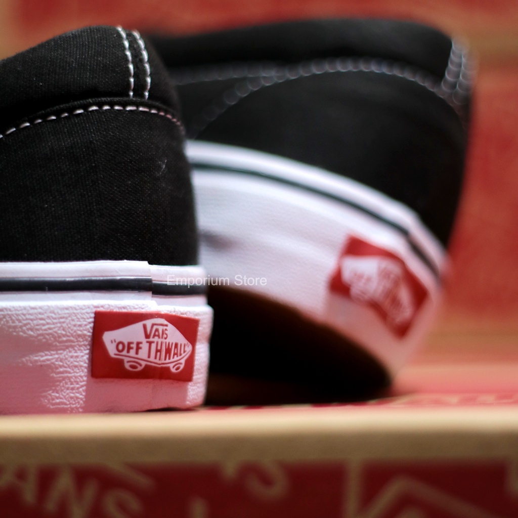 Vans Slip on Classic Black White