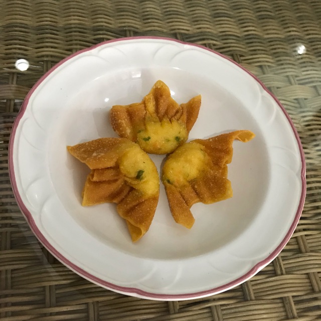 

Dimsum pangsit udang goreng ( frozen )