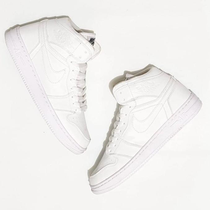 Best Seller Sepatu Nike Air Jordan Wanita 1 Sneakers Putih Polos Ukuran 36 - 45