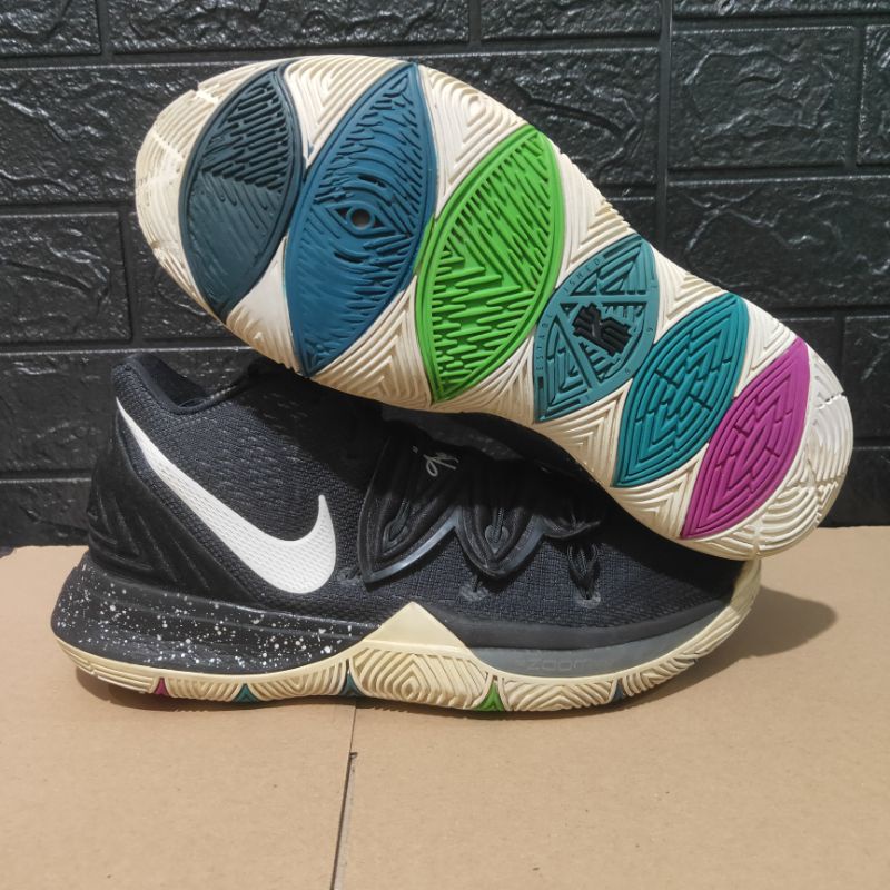 Sepatu Second Kyrie 5 42