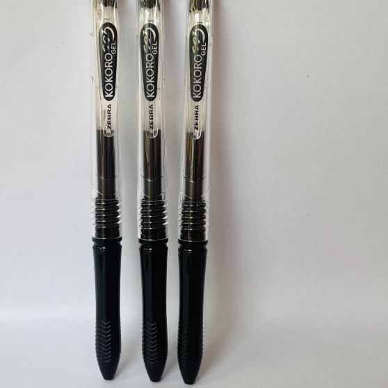 

ⅎ PULPEN KOKORO GEL PEN HITAM 0.5 MM / 1 BOX ISI 12 PCS - SWEET ☼