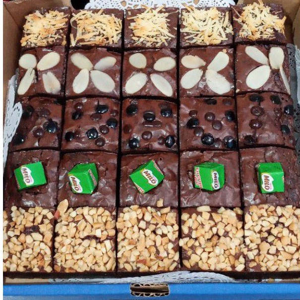 

Brownies Panggang Sekat ukuran 20 x 20 cm isi 25 potong