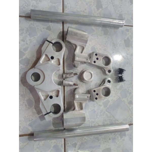 Segitiga Atas dan Stang Jepit NUI Racing Project second / bekas Copotan Suzuki Satria Fu