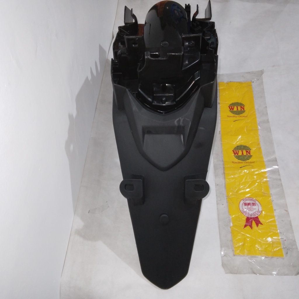 FUJI MOTOR SBY - SPAKBOR BELAKANG ABSOLUTE REVO 110 2009 2010 2011 2012 2013 HITAM REAR FENDER WIN