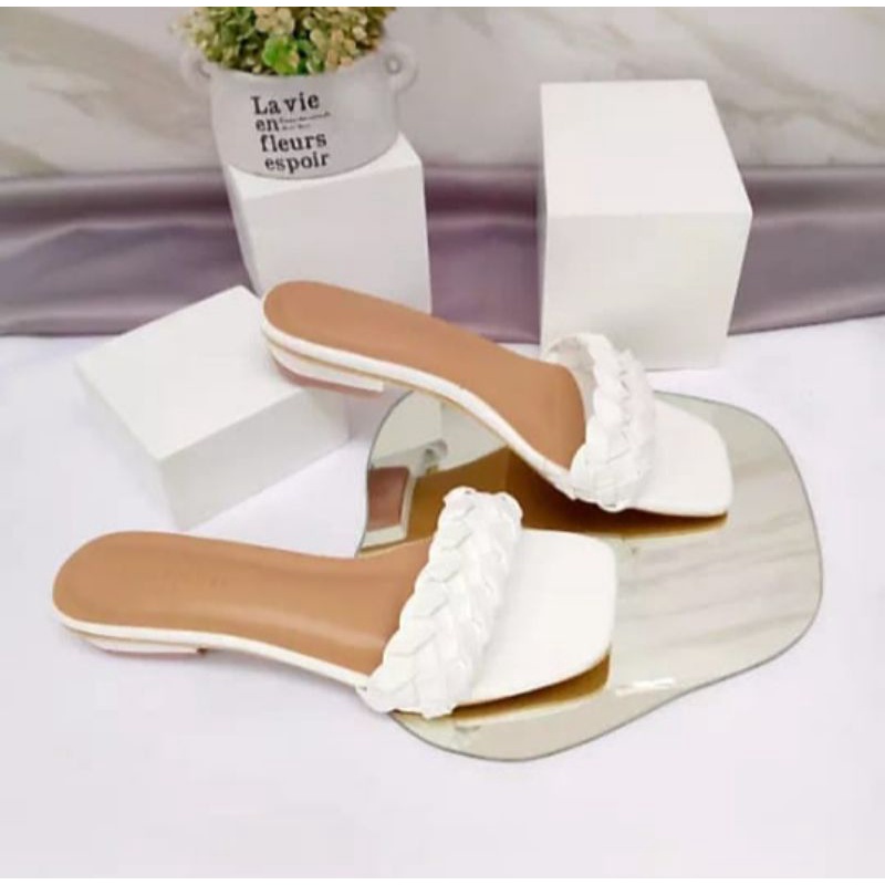 A06 SANDAL KEPANG WANITA / HAK TAHU 3CM LAURA