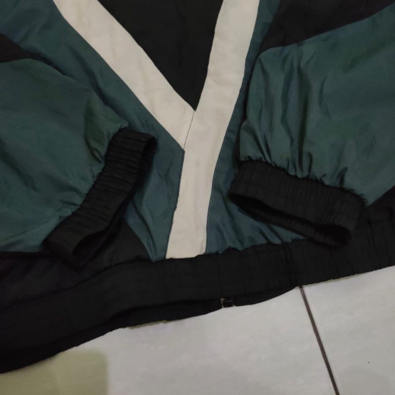 Jaket rebook big logo