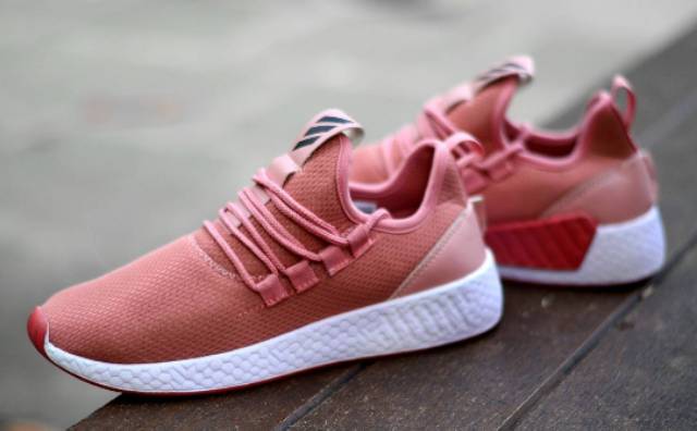 COD ( Bayar Di Tempat) Sneaker Olahraga Cewek Murah Sepatu Adidas NMD R2 Woman Adidas NMD Mastermind