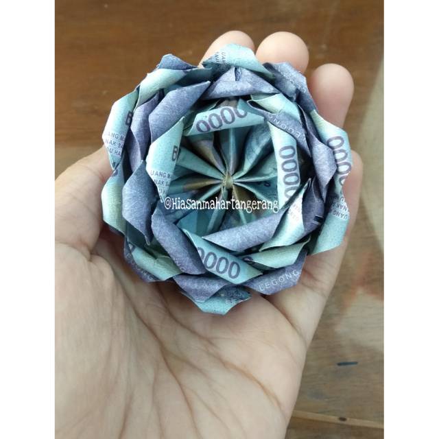 Bunga Hiasan Mahar Mekar Sedang (Dari uang mainan bahan doff)