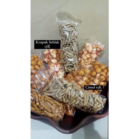 

Cemilan Krupuk Seblak