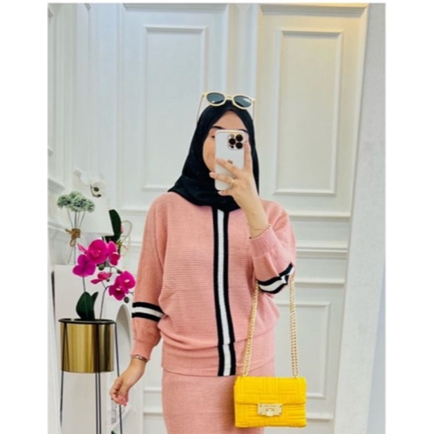 Atasan Wanita /Blus Rajut BATWING Garis Tengah /Sweater Rajut Oversize