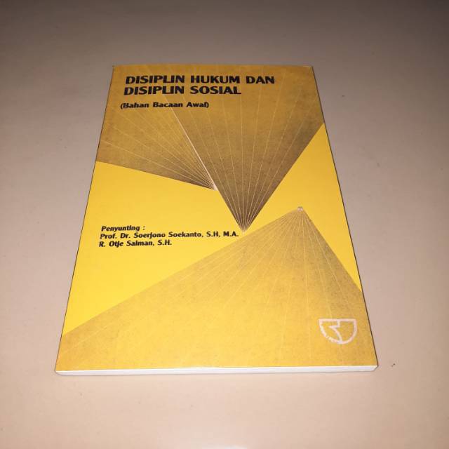 Disiplin hukum dan disiplin sosial