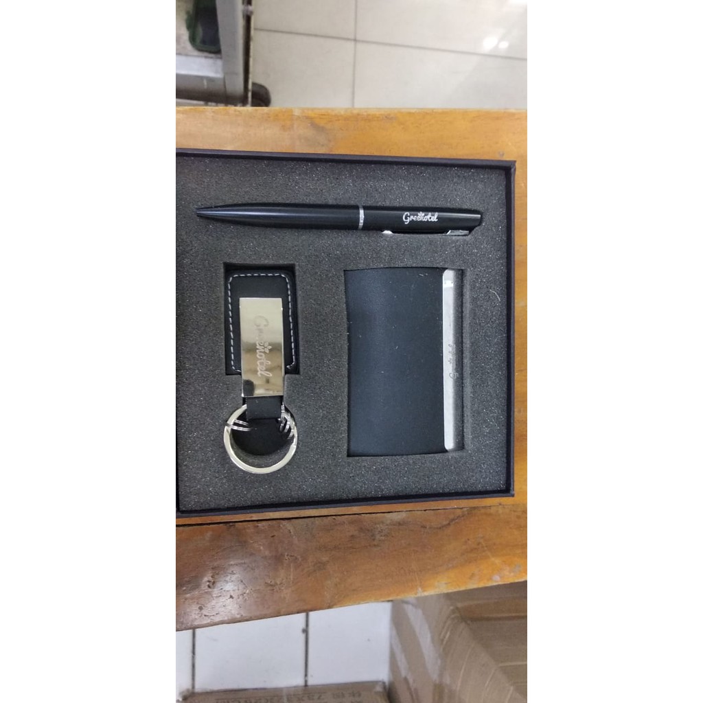 

GIFT SET 3 IN 1 (SOUVENIR)
