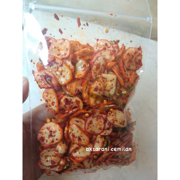 

kerupuk bawang pedas isi 100 gram / kerupuk bawang / kerupuk pedas / cemilan instan