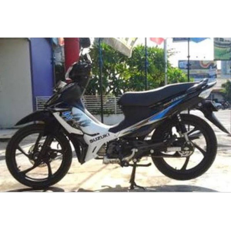 striping Lis body  suzuki smash titan SR 2012