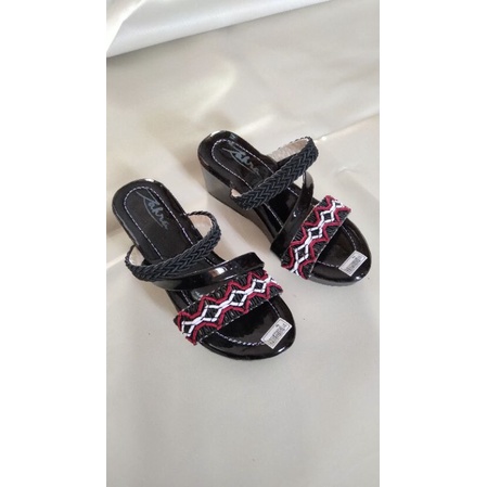 sandal wedges anak perempuan ukuran tanggung