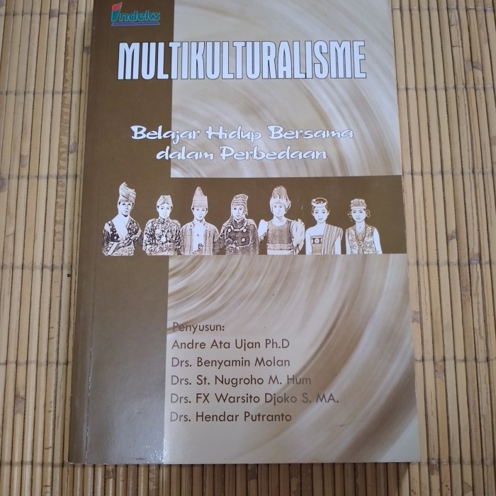 

Original Multikulturalisme- belajar hidup bersama dalam perbedaan