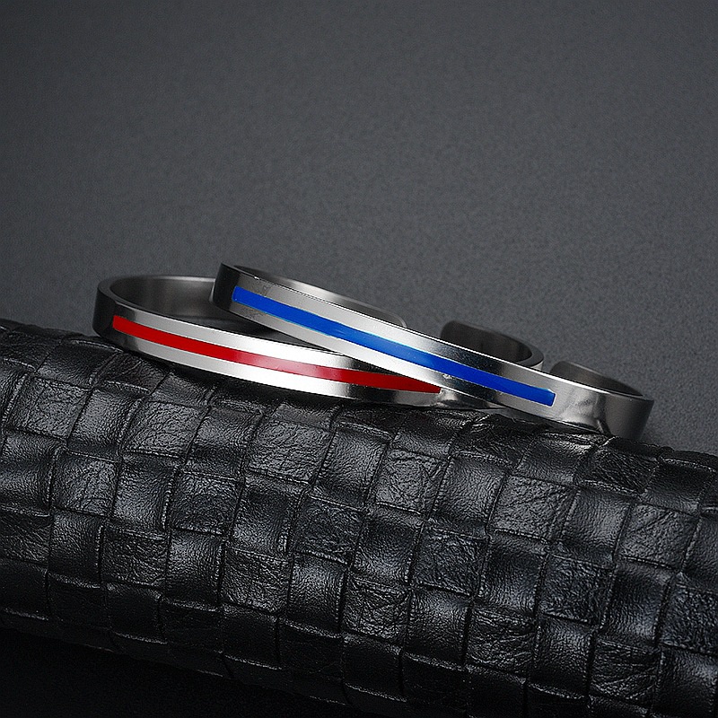 Gelang Titanium Steel Bentuk C Warna Merah Biru Gaya Eropa Amerika Untuk Pasangan