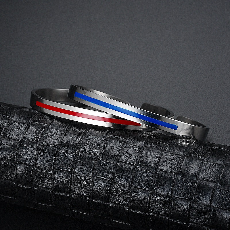 Gelang Titanium Steel Bentuk C Warna Merah Biru Gaya Eropa Amerika Untuk Pasangan