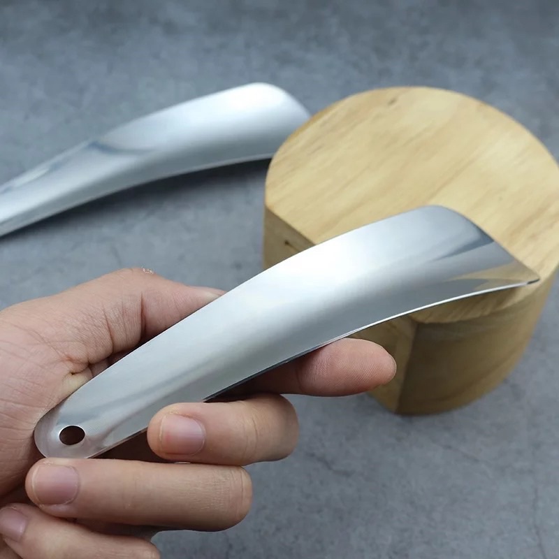 Sendok Sepatu Stainless Steel Alat Bantu Pakai Shoe Horn Spoon Pendek