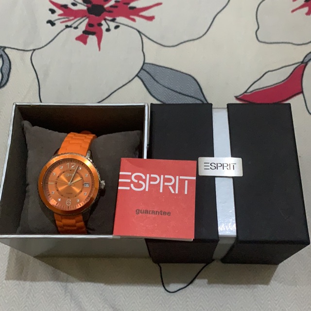 Jam tangan preloved warna oren merk esprit