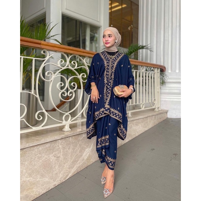One Set Kaftan Batik Prada