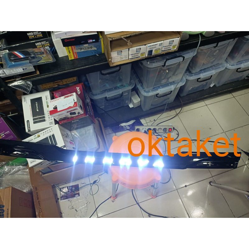 trunk lid  + reflektor list bagasi Grand innova 2012 2013 2014 2015  led lampu  model ganti hitam  &amp; Chrome