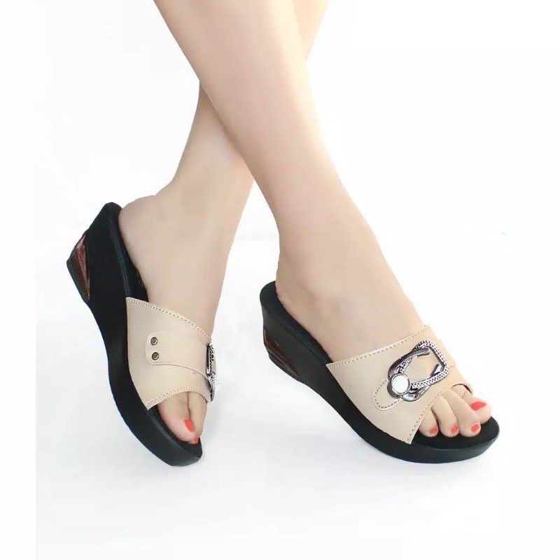 Sandal Sendal Wanita Wedges Cewek Casual Selop / Slop Hak Tinggi Ibu Ibu Kondangan Kulit Sintetis Murah Terbaru ZN04