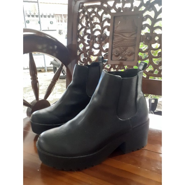 Preloved boots hnm