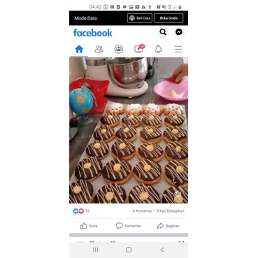 

tersedia segala jenis kue dan cemilan selalu redy silahkan di order ya