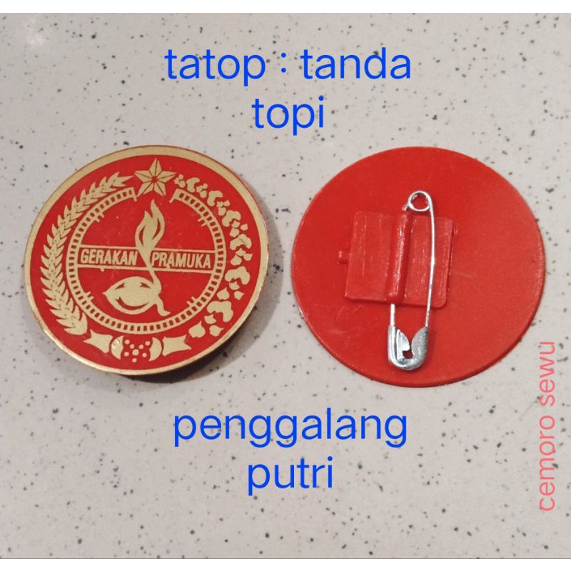tatop pin topi penggalang putri tanda topi pramuka seragam sekolah
