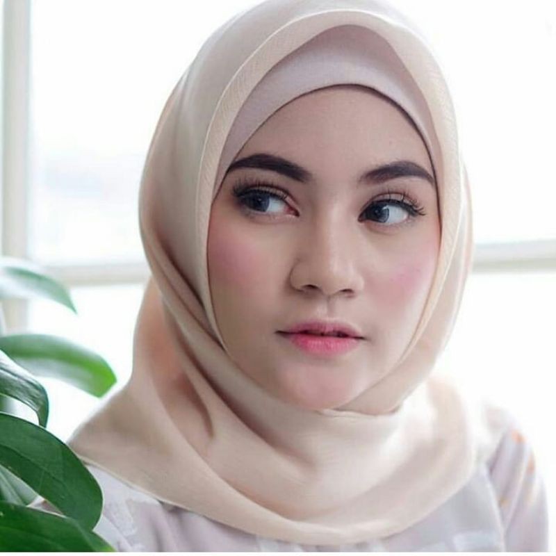 Kerudung Pollycotton BELLA Square Polos