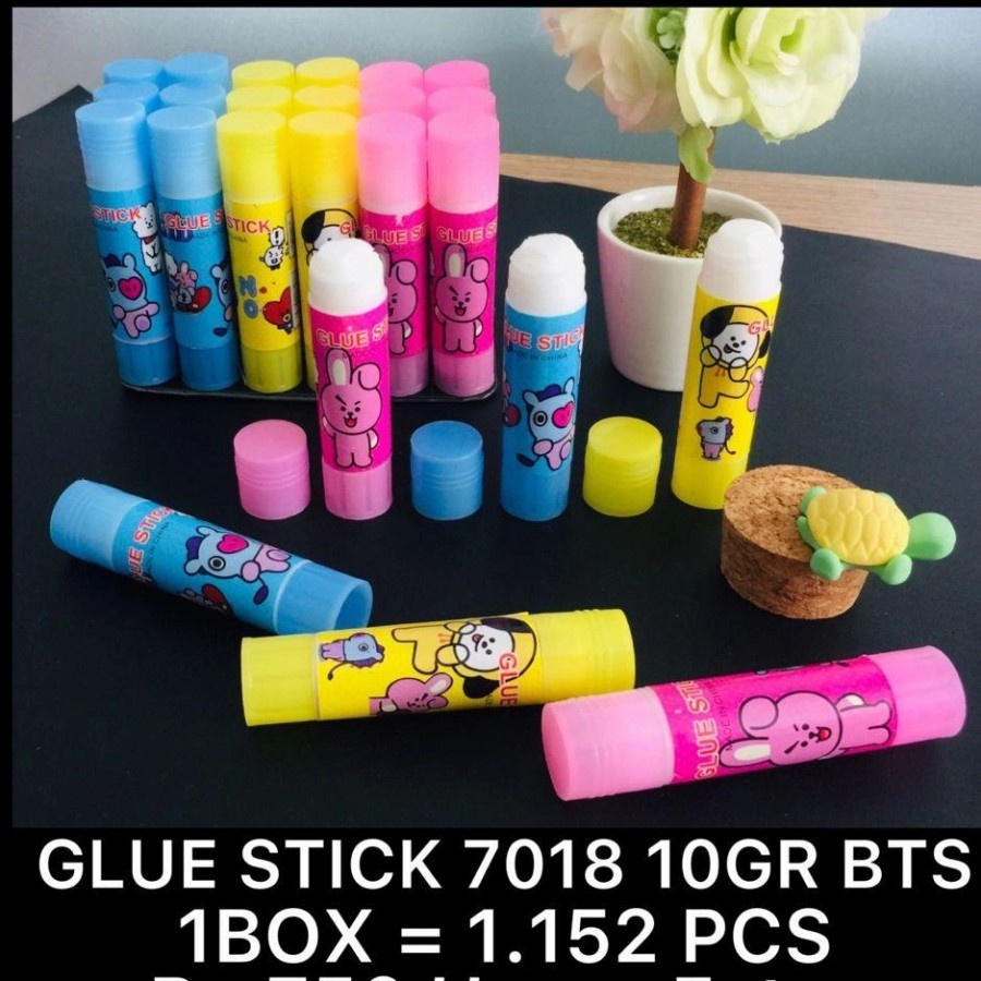 

GLUE STICK 10gr FANCY / GLUSTIK BTS 23gr / lem stick alat perekat Vtro