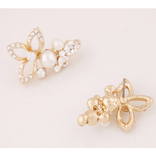 LRC Anting Tusuk Sweet Gold Color+white Diamond Decorated Flower Design A42583