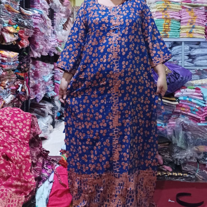 Daster sekdres Putri Diana KARIMA