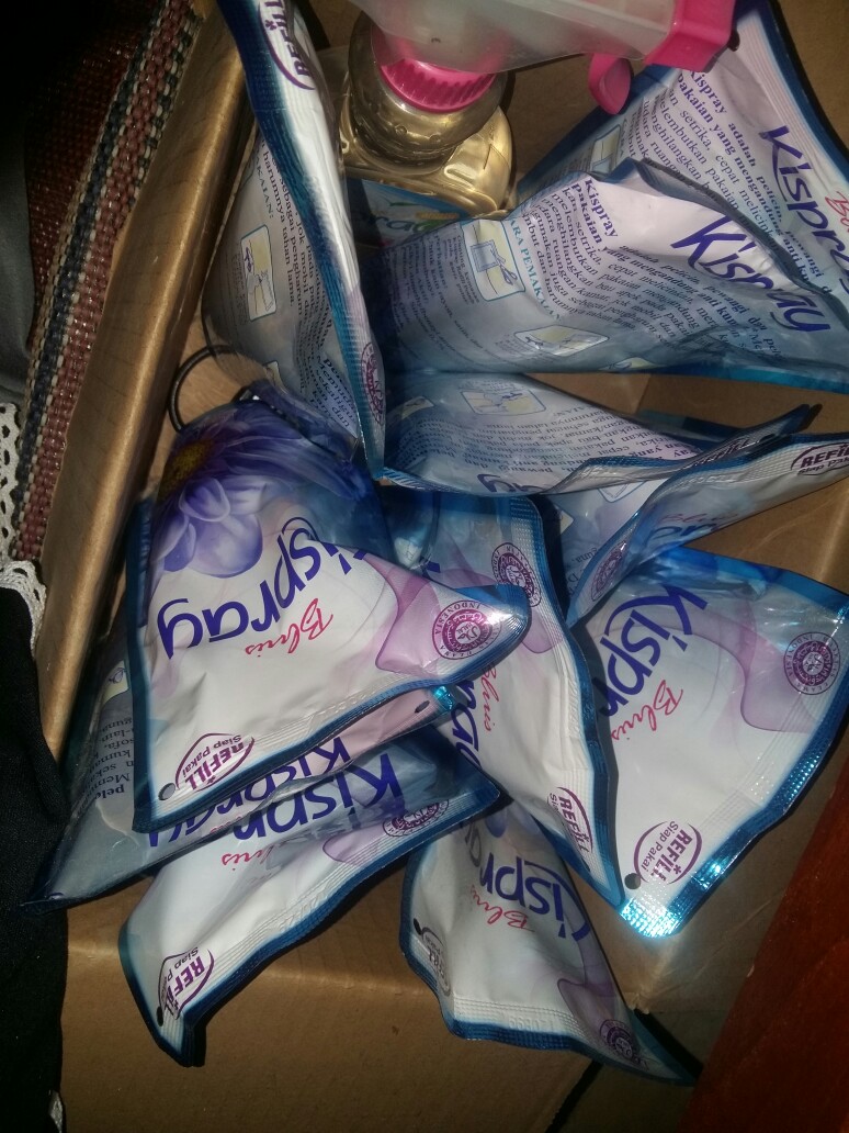 Kispray Pelicin & Pengharum Pakaian Refill 300ml