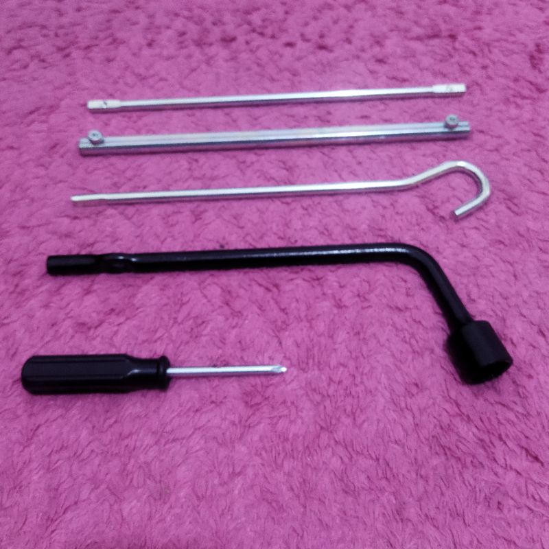 Paket Kunci Roda 21 ( kunci roda 21, handle dongkrak set &amp; obeng)