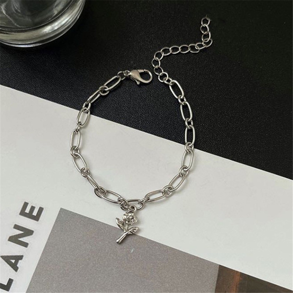 Gelang Rantai Liontin Bunga Mawar Warna Silver Gaya Retro Untuk Wanita