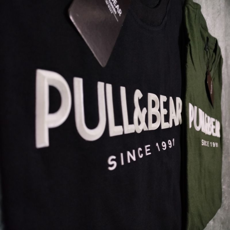 KAOS T-SHIRT PULL&amp;BEAR EMBOSS 3D FONT TIMBUL FULLTAG &amp; LEBEL ( TERBESELLER ) BANYAK VARIASI WARNA