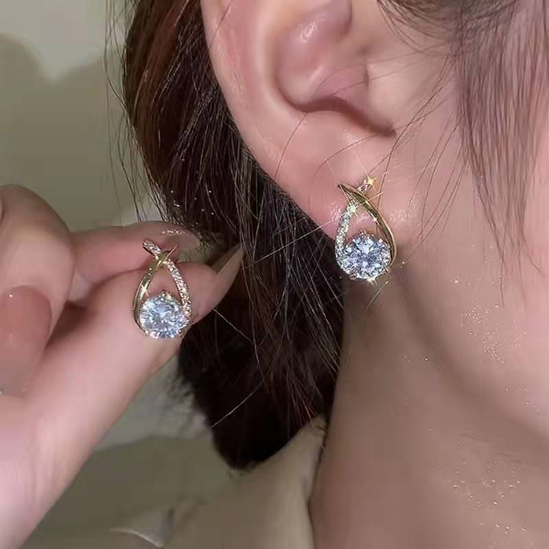 Anting Tusuk Wanita Desain Salib hollow Hias Berlian Gaya Korea Untuk Pesta