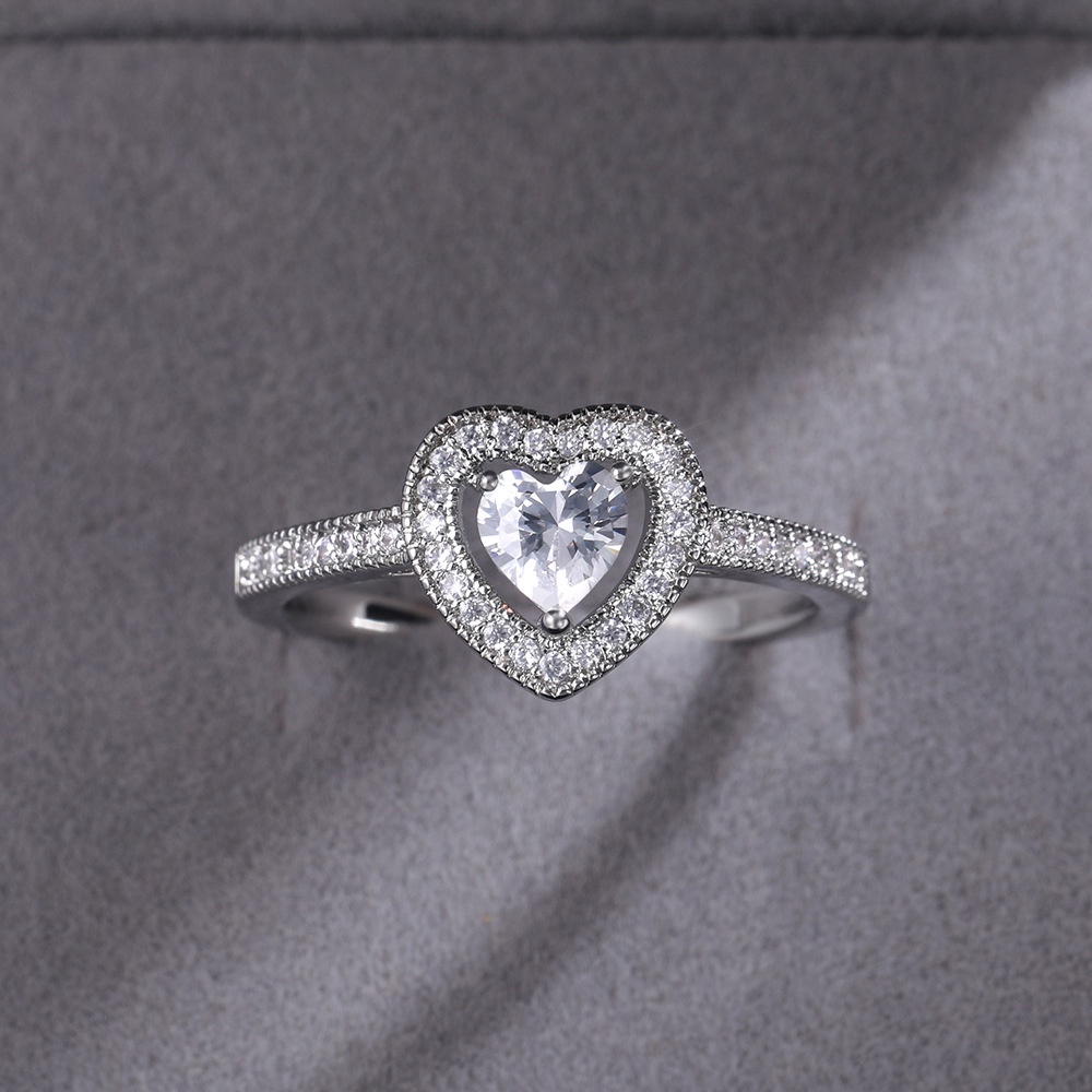 Cincin Wanita Bentuk Hati Aksen Kristal Zirkon Ukuran 6-10 Untuk Pernikahan
