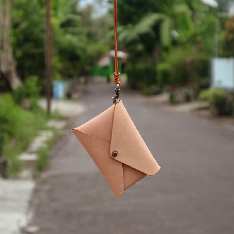 Derana Hanging Wallet - Dompet Lanyard Kartu Kulit