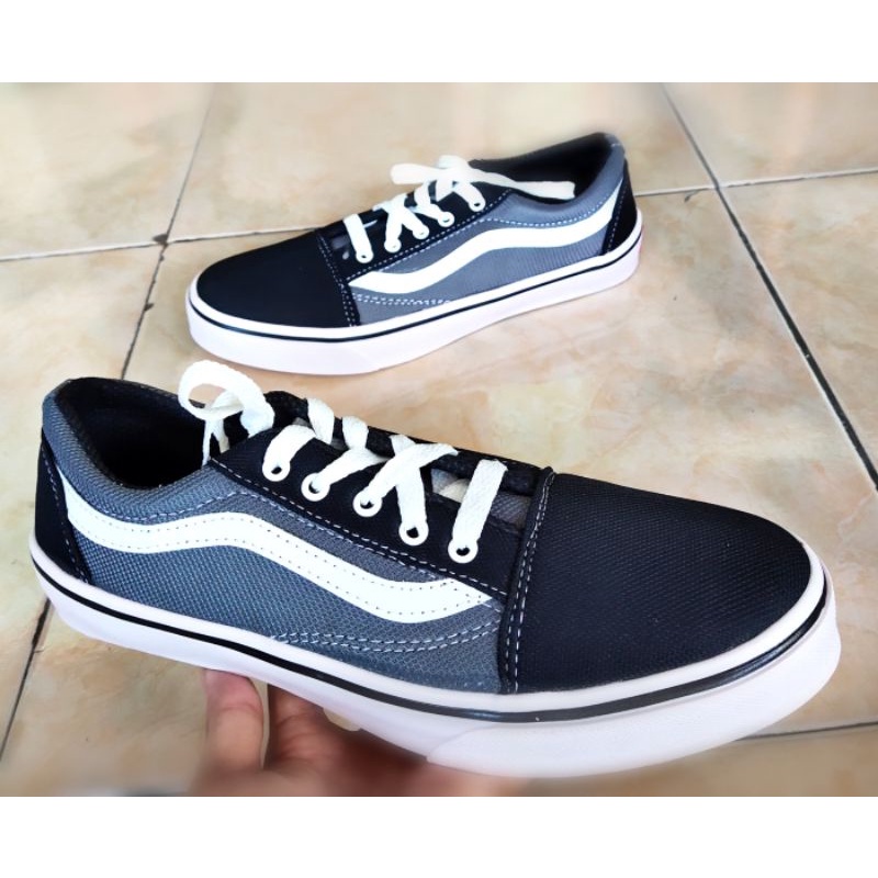 Sepatu sneakers pria wanita casual old scholl slip on