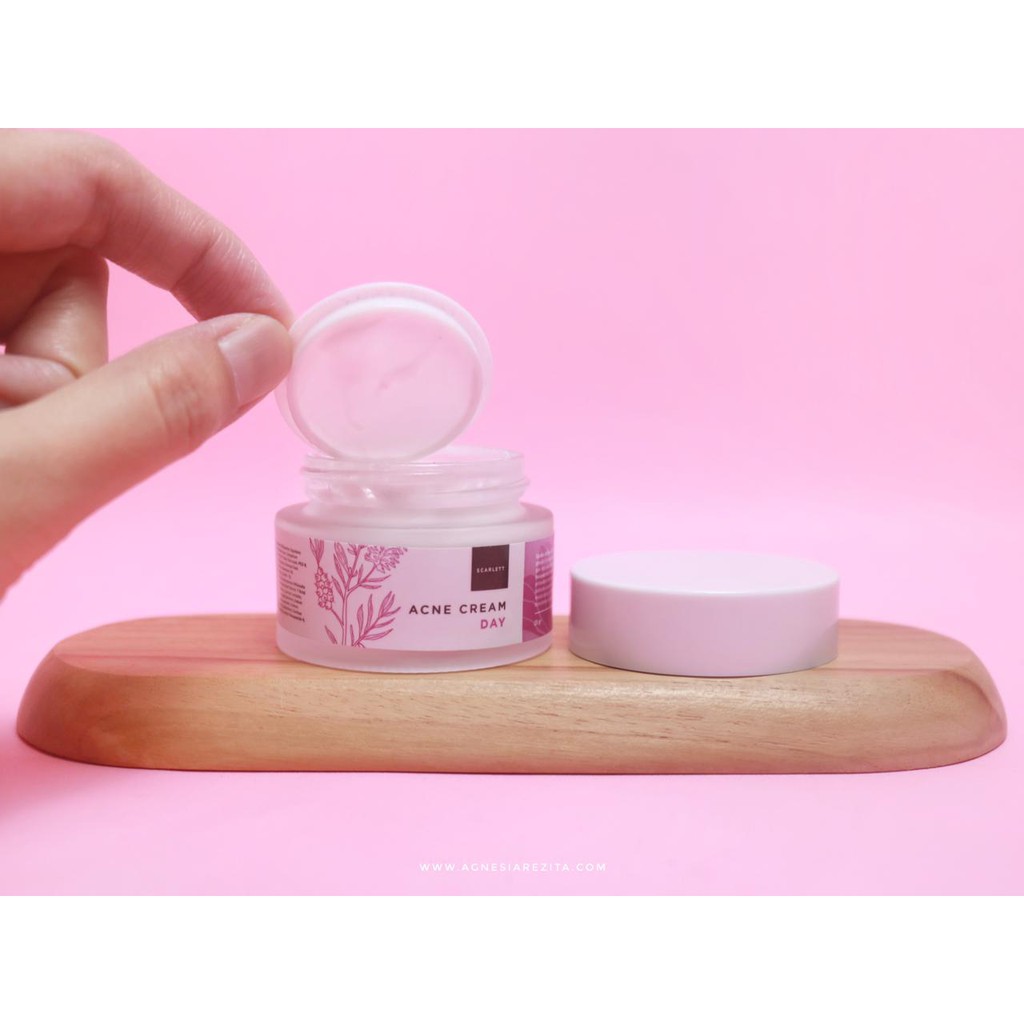 Scarlett Whitening Acne Day Cream BPOM Original