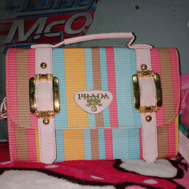 Tas Prada wanita