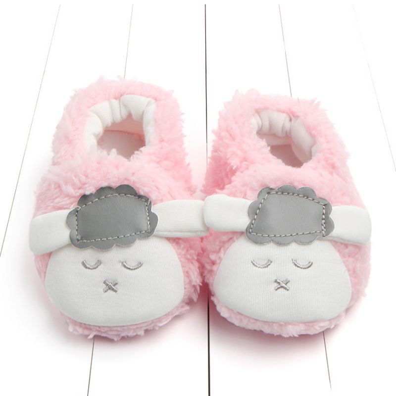 Sepatu hangat bayi shaun the sheep import