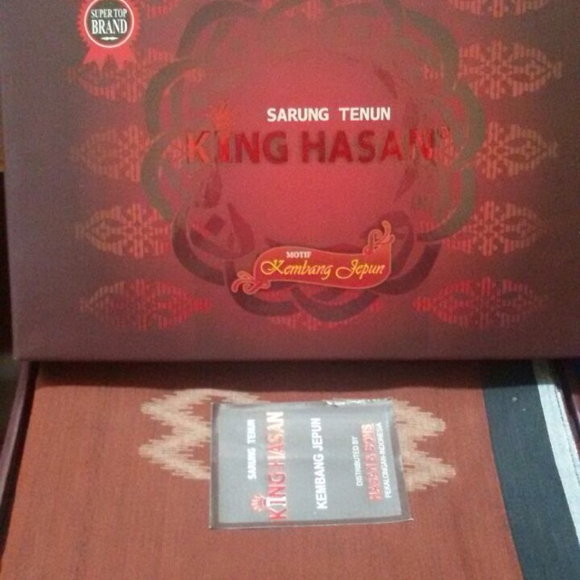 Sarung tenun king hasan