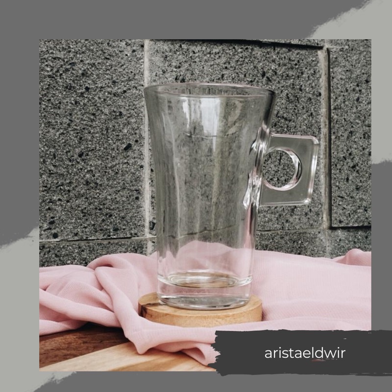 Gelas kopi aesthetic