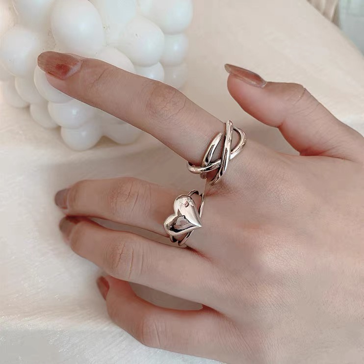 YEEZII 3pcs / Set Cincin Bentuk Hati Warna Silver Untuk Wanita